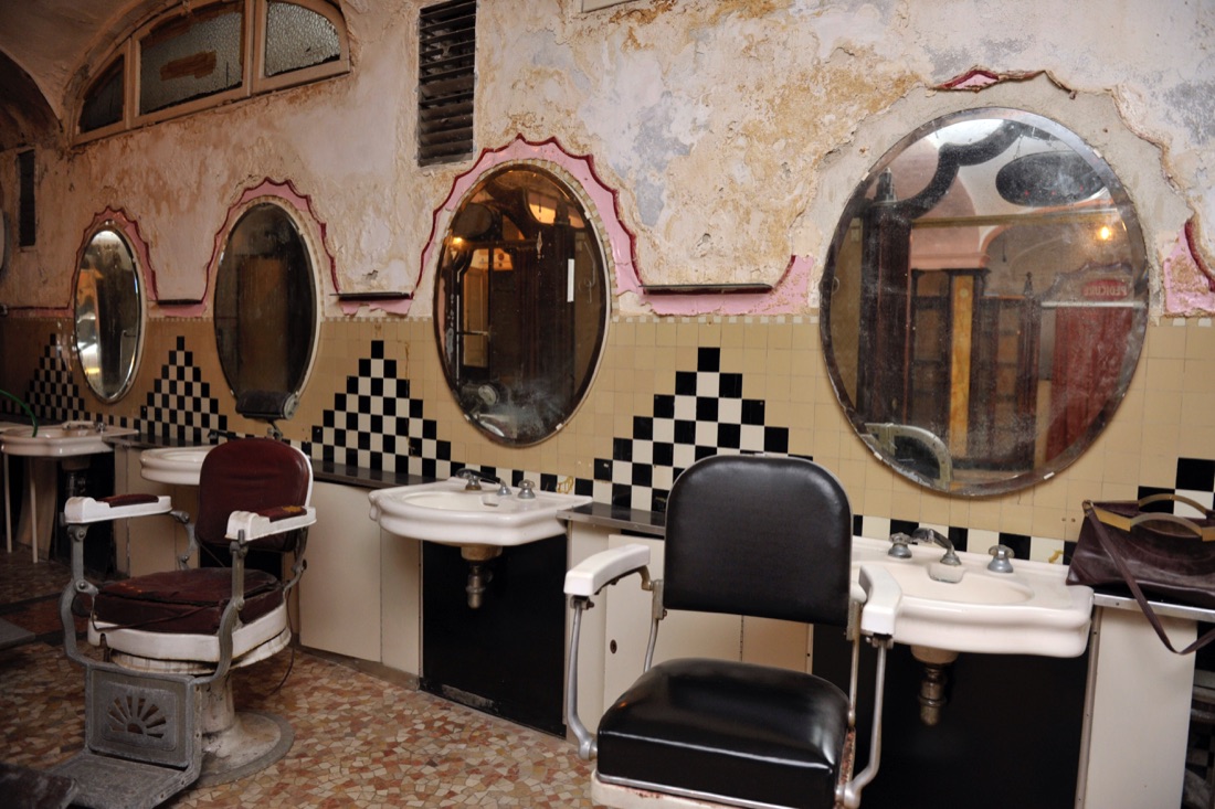 Milano: “Albergo Diurno Venezia”, dove il tempo si è fermato – FOTO e VIDEO Milano: “Albergo Diurno Venezia”, dove il tempo si è fermato – FOTO e VIDEO