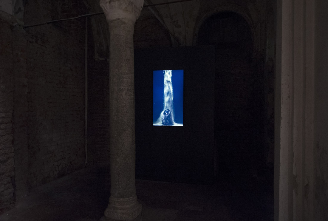 Viaggio nella spiritualità e nell’arte di Bill Viola – FOTO e VIDEO