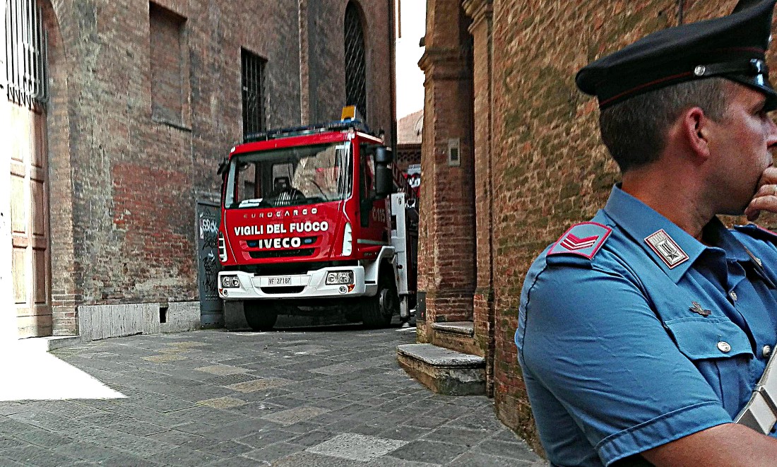 Mps, la morte di David Rossi: la fretta di dire suicidio e le foto sospette