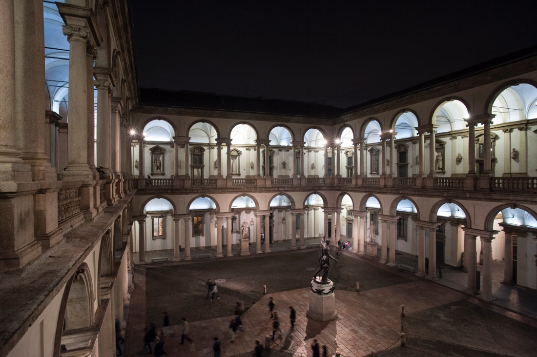 Galleria foto 'Brera di notte: quando l’arte assume una nuova luce – FOTO e VIDEO' - foto 1