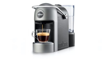 Con Lavazza Jolie Plus  la tecnologia entra in una tazza