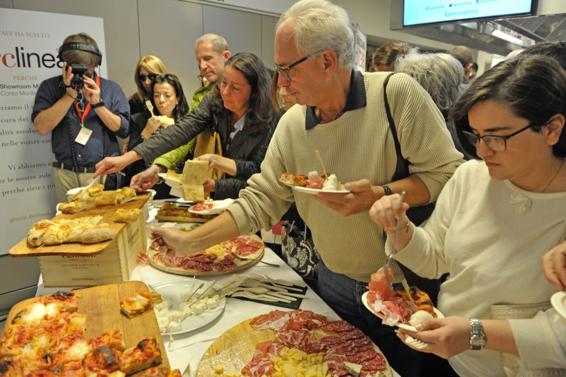 La ricetta di Enrico Cerea: conchiglioni ripieni nella sabbia con zuppa di pesce