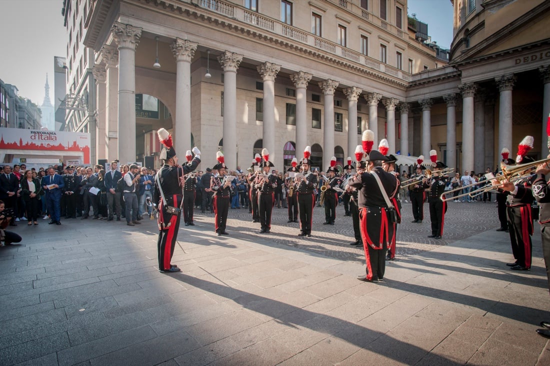 Panorama d’Italia a Milano: sindaco, fanfara e coro di voci bianche per l’inaugurazione