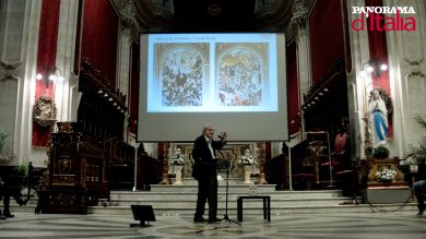 Lezione d’arte di Vittorio Sgarbi a Ragusa