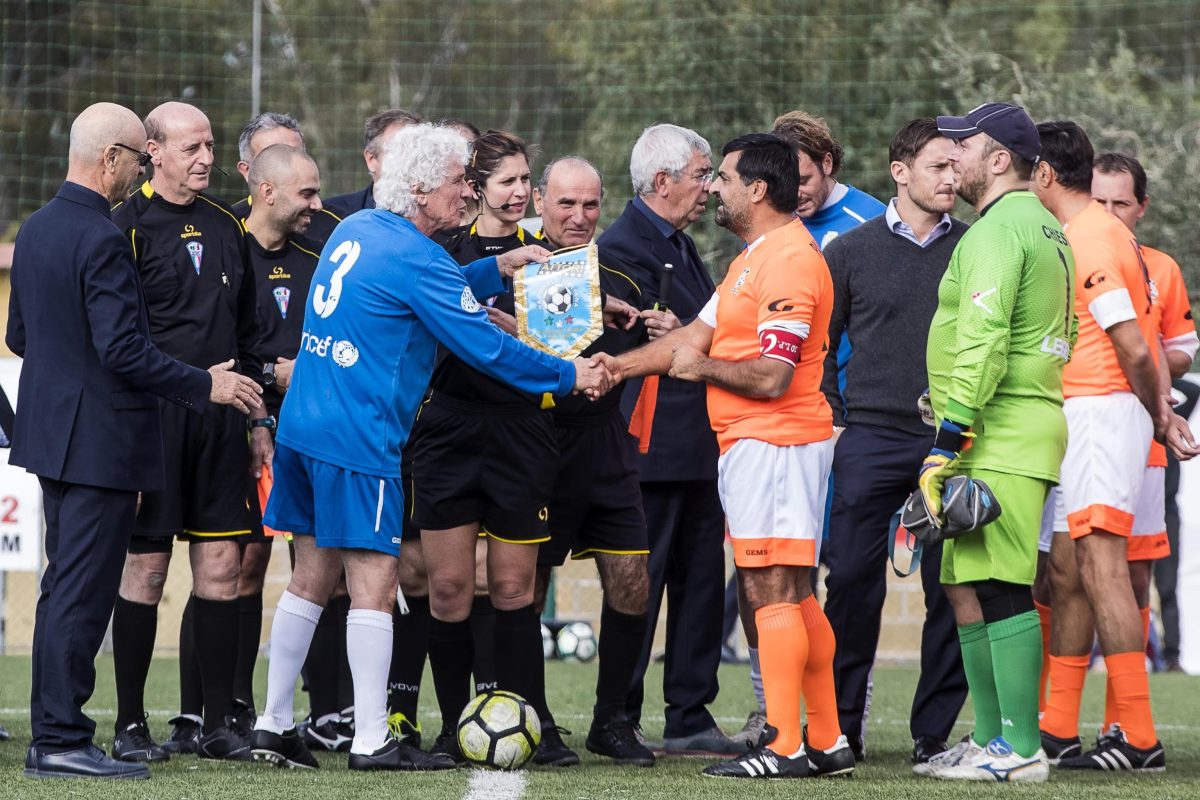 Galleria foto 'Ostia: Totti in campo contro la violenza sulle donne – Foto' - foto 9