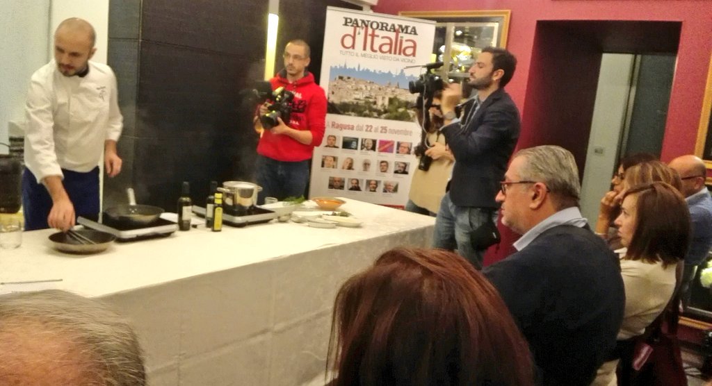 Lo spaghettone alle sarde, finocchietto e pane abbrustolito di Peppe Venezia