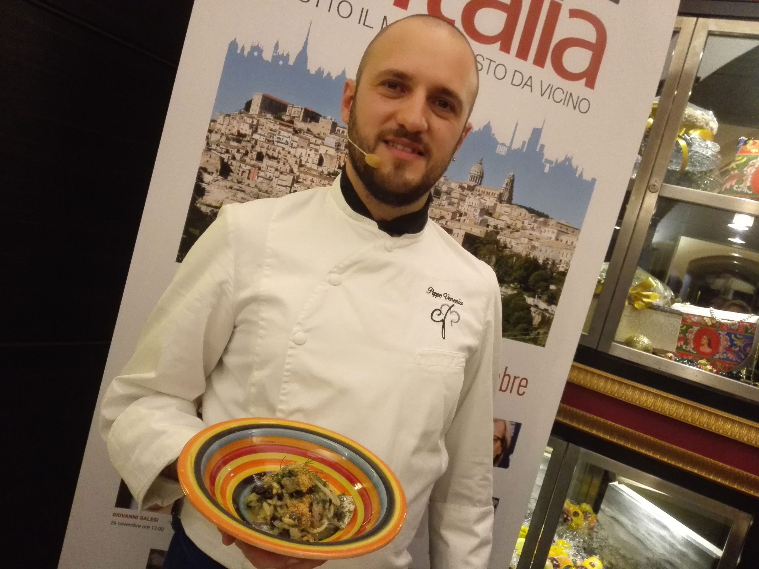 Lo spaghettone alle sarde, finocchietto e pane abbrustolito di Peppe Venezia