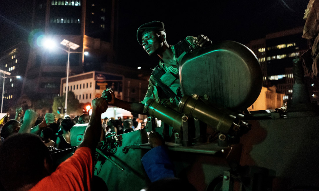 Zimbabwe in festa per le dimissioni del presidente Robert Mugabe – Foto Zimbabwe in festa per le dimissioni del presidente Robert Mugabe – Foto