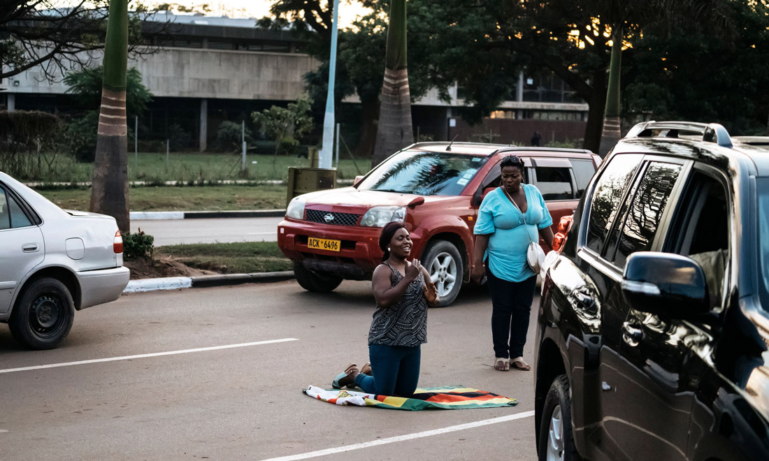 Zimbabwe in festa per le dimissioni del presidente Robert Mugabe – Foto Zimbabwe in festa per le dimissioni del presidente Robert Mugabe – Foto