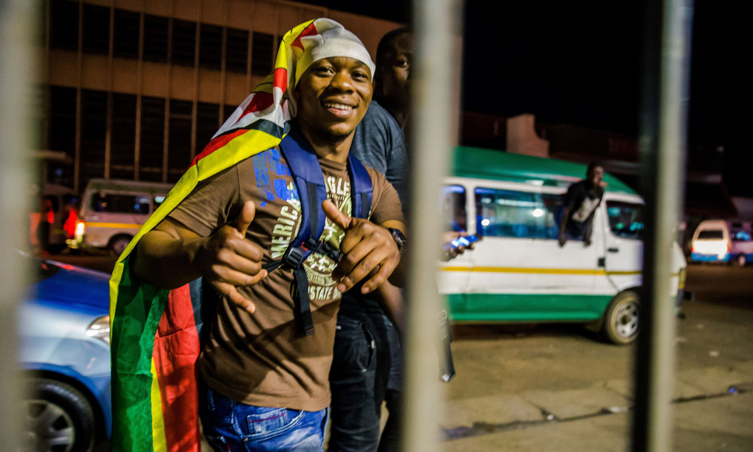 Zimbabwe in festa per le dimissioni del presidente Robert Mugabe – Foto Zimbabwe in festa per le dimissioni del presidente Robert Mugabe – Foto