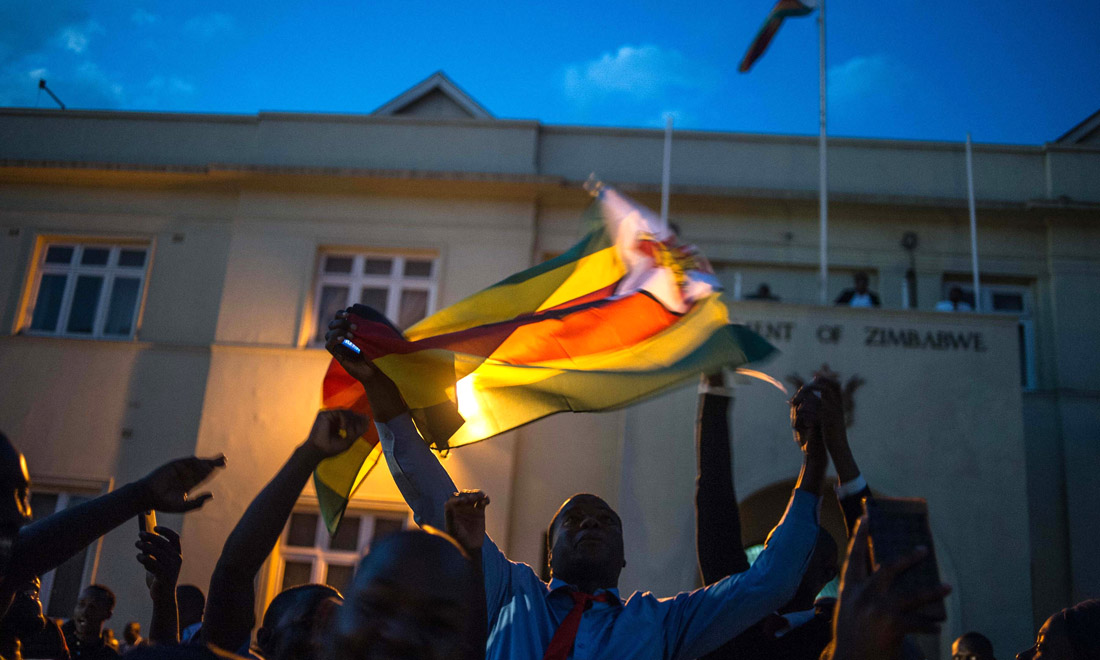 Zimbabwe in festa per le dimissioni del presidente Robert Mugabe – Foto Zimbabwe in festa per le dimissioni del presidente Robert Mugabe – Foto