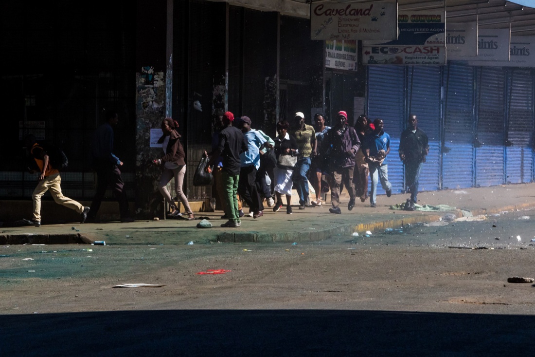 Zimbabwe: dalla colonizzazione alla fine della dittatura di Mugabe – FOTO