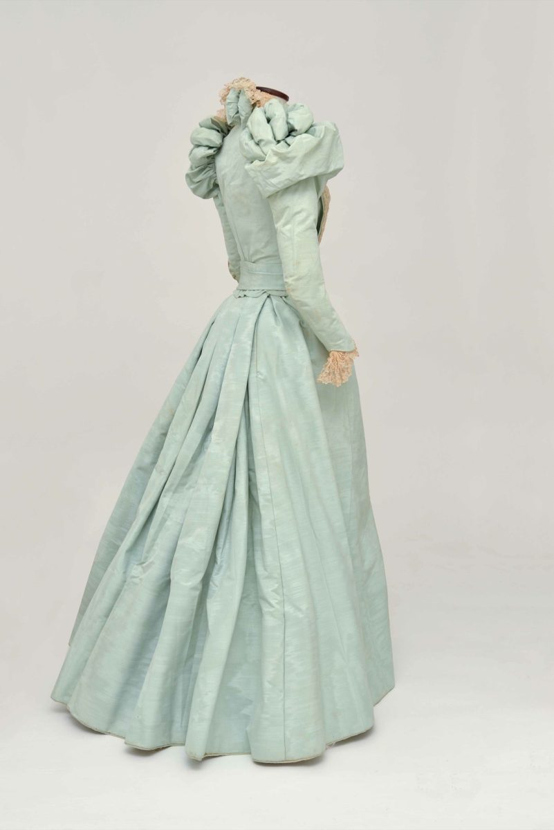 La storia della moda femminile nel secondo Ottocento La storia della moda femminile nel secondo Ottocento