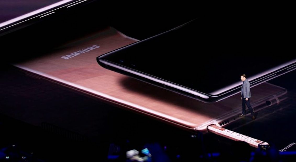 Ecco il Galaxy X, primo smartphone pieghevole di Samsung Ecco il Galaxy X, primo smartphone pieghevole di Samsung