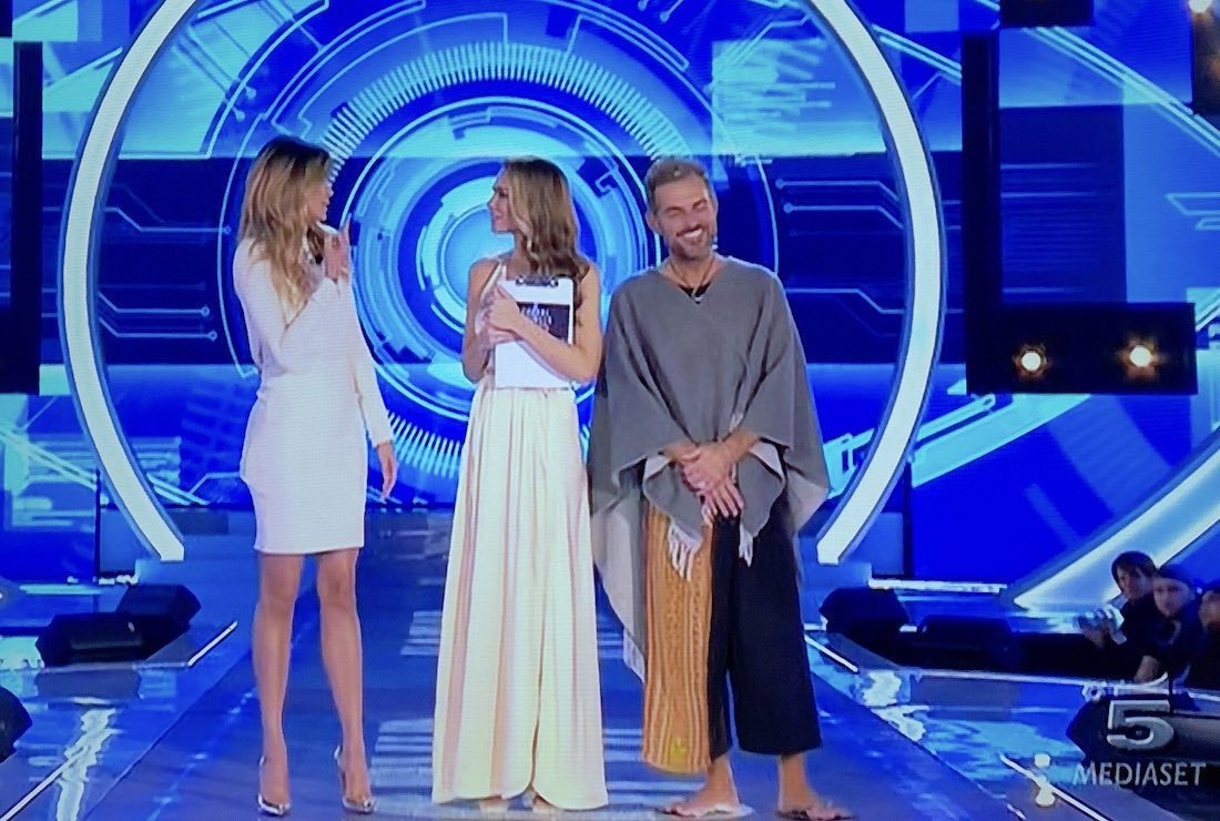 Grande Fratello Vip 2: eliminata Cecilia, Bossari e la Yespica finalisti Grande Fratello Vip 2: eliminata Cecilia, Bossari e la Yespica finalisti