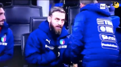 De Rossi, lite in panchina durante Italia-Svezia | video