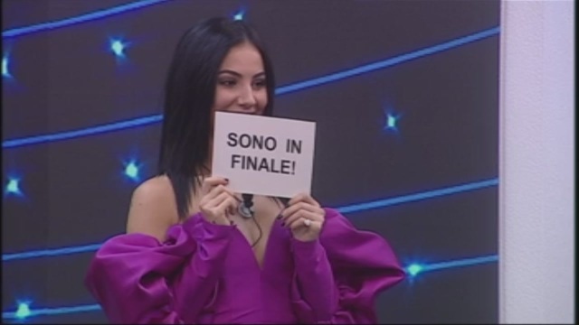 Grande Fratello Vip 2: Giulia De Lellis è la prima finalista