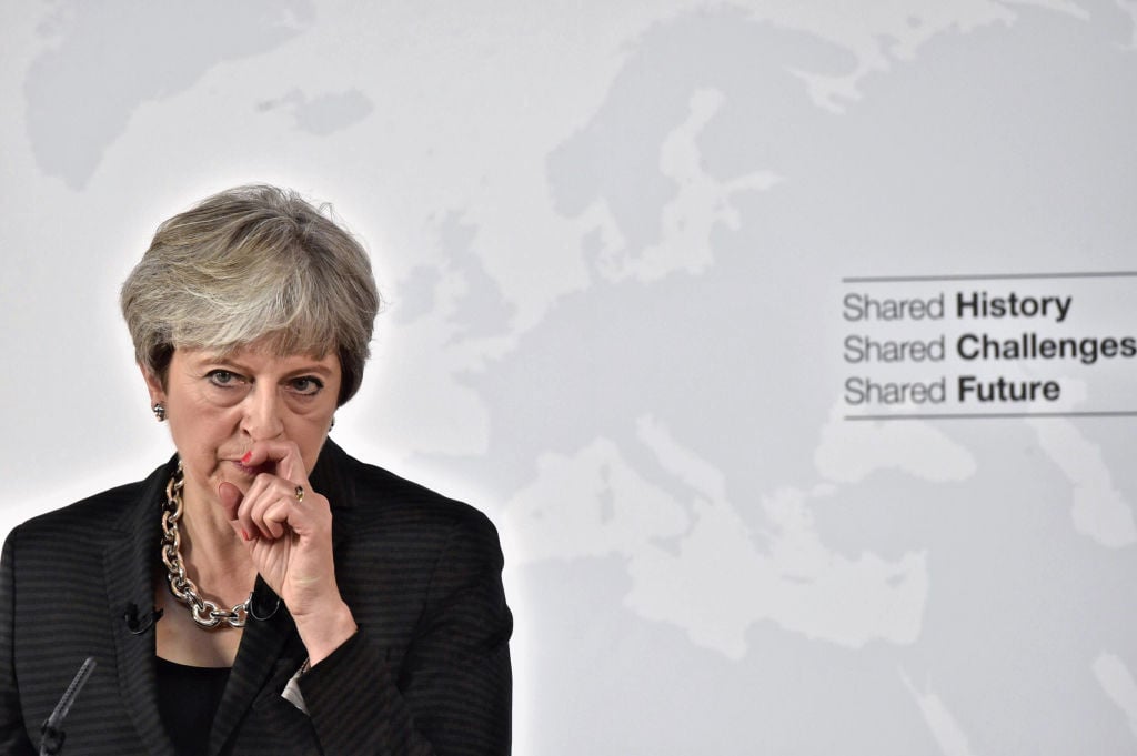 Brexit: da che cosa e perché Theresa May rischia di essere travolta