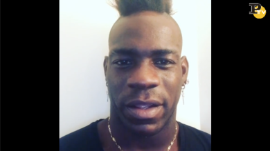 Italia-Svezia, Balotelli: “Tutti uniti, stasera Ibra, perdi!” | video