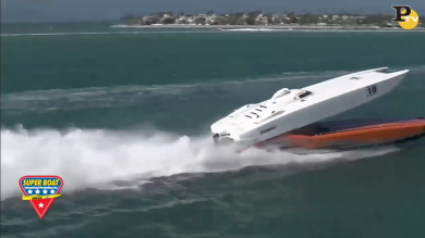 Motonautica, incidente. Motoscafo vola su un altro | video