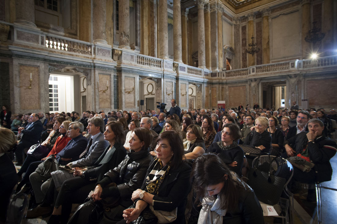 Vittorio Sgarbi: Caserta, la città dove il tempo si è fermato – FOTO e VIDEO