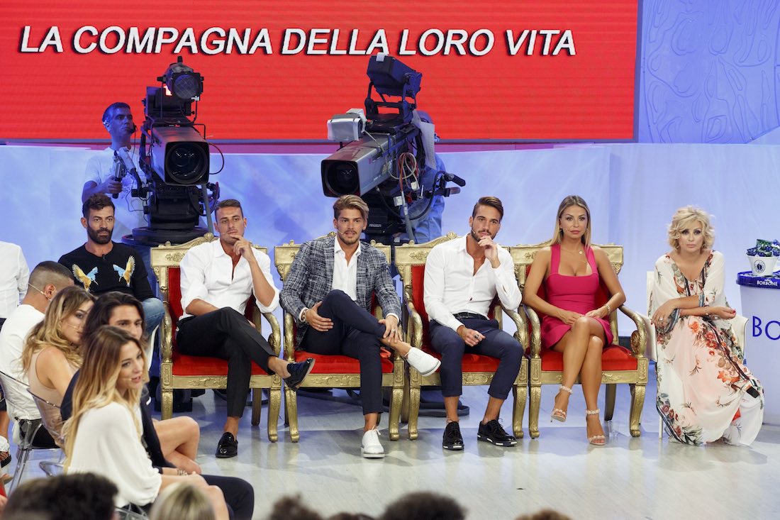 Uomini e Donne: Alex spiazza tutti e fa la sua scelta Uomini e Donne: Alex spiazza tutti e fa la sua scelta