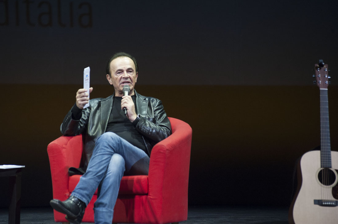 Dodi Battaglia, la musica “bella” che dura in eterno – FOTO e VIDEO Dodi Battaglia, la musica “bella” che dura in eterno – FOTO e VIDEO