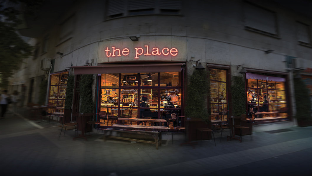 The Place: Mastandrea  a caccia dei desideri umani – Recensione
