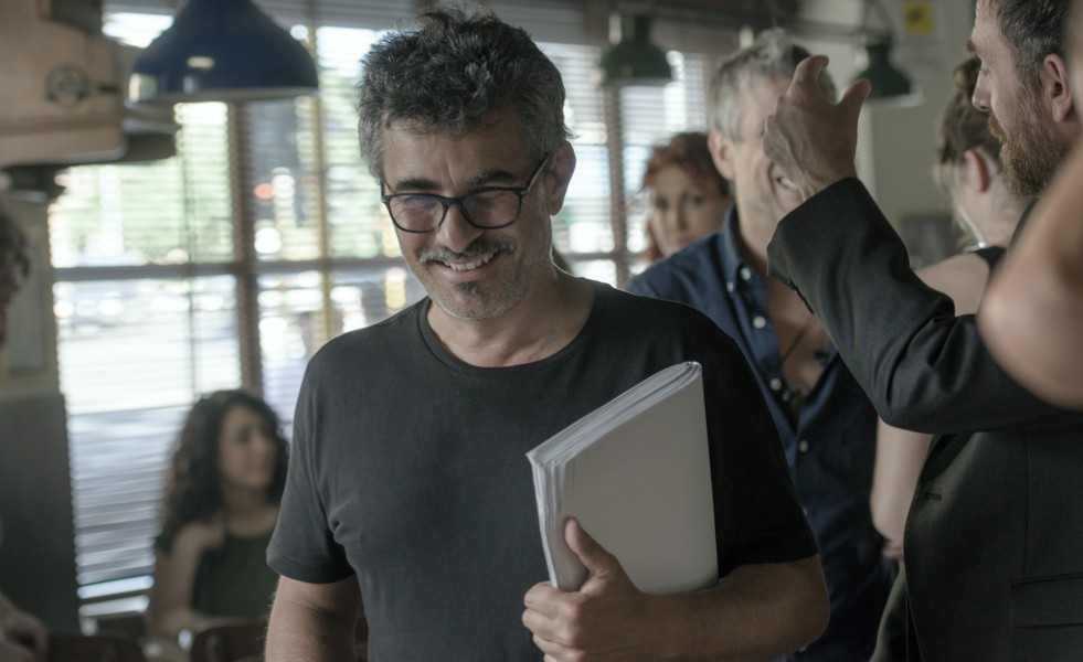 The Place: Mastandrea  a caccia dei desideri umani – Recensione