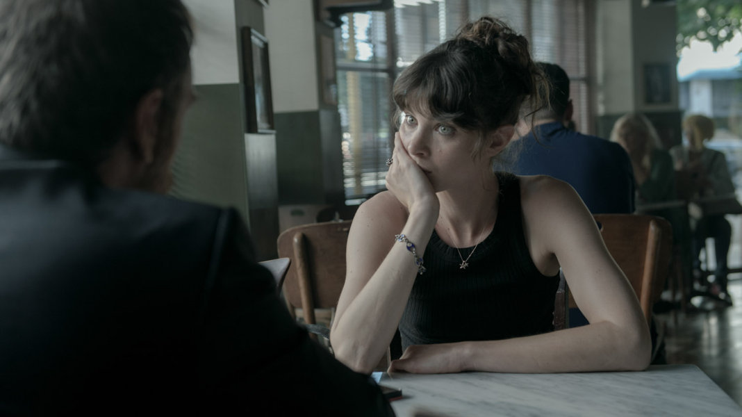 The Place: Mastandrea  a caccia dei desideri umani – Recensione