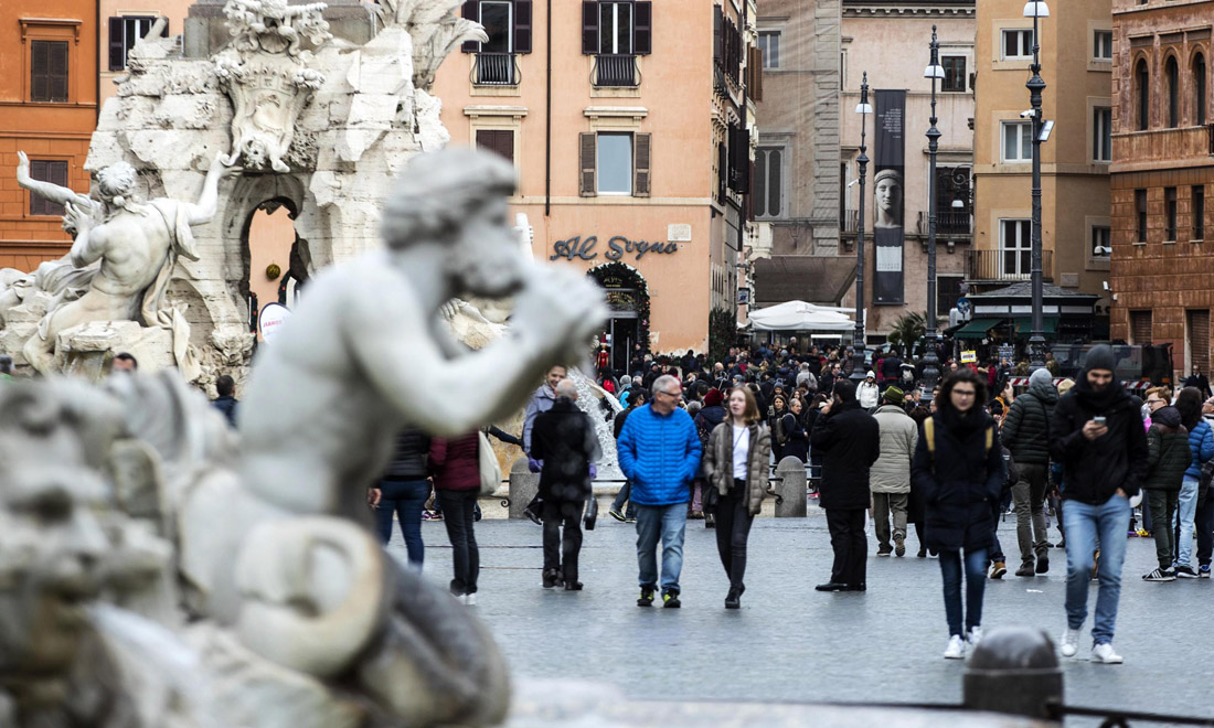 Istat, l’identikit degli italiani: come vivono e cosa vogliono e temono