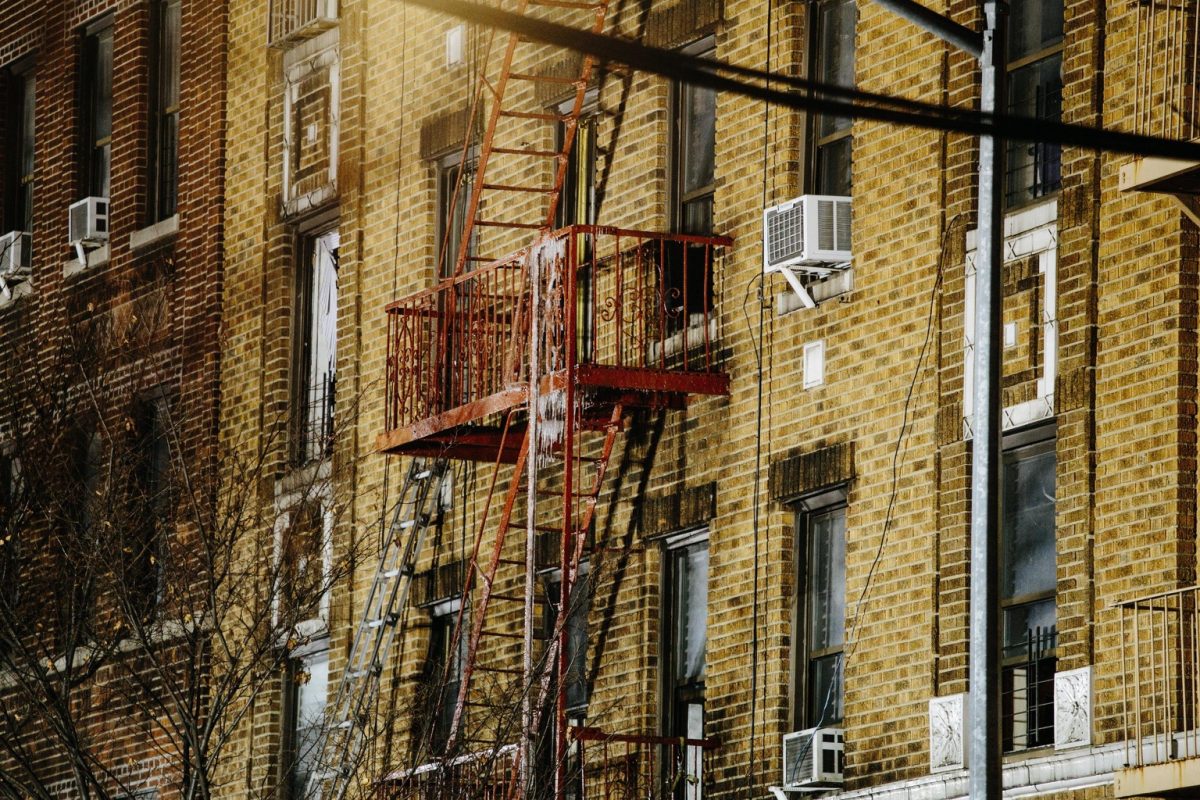 Galleria foto 'New York, incendio nel Bronx: le foto della tragedia' - foto 9