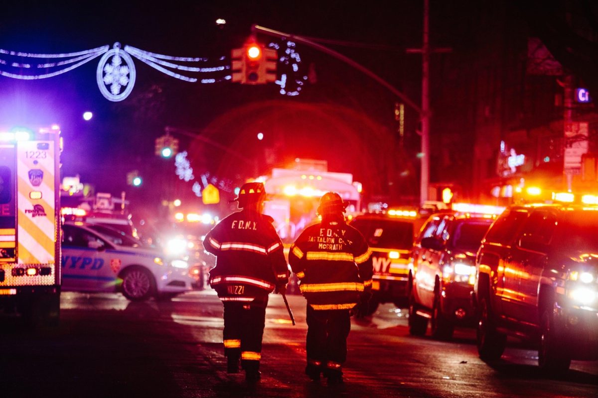 Galleria foto 'New York, incendio nel Bronx: le foto della tragedia' - foto 5