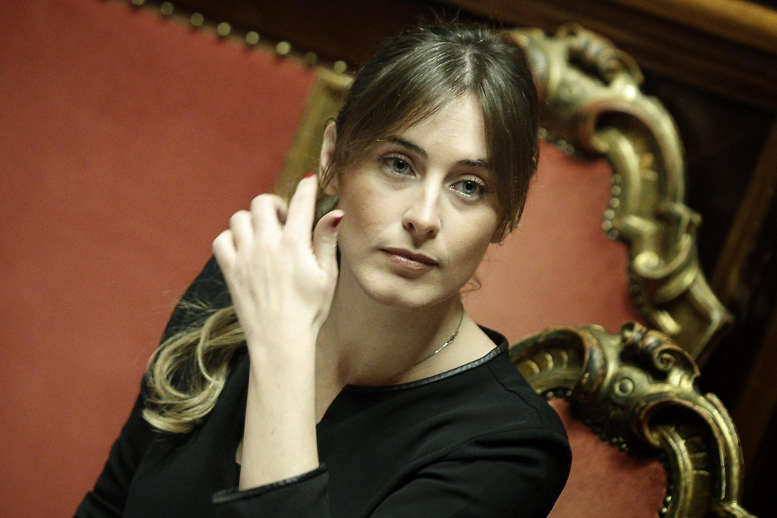 Perché Maria Elena Boschi non si dimetterà