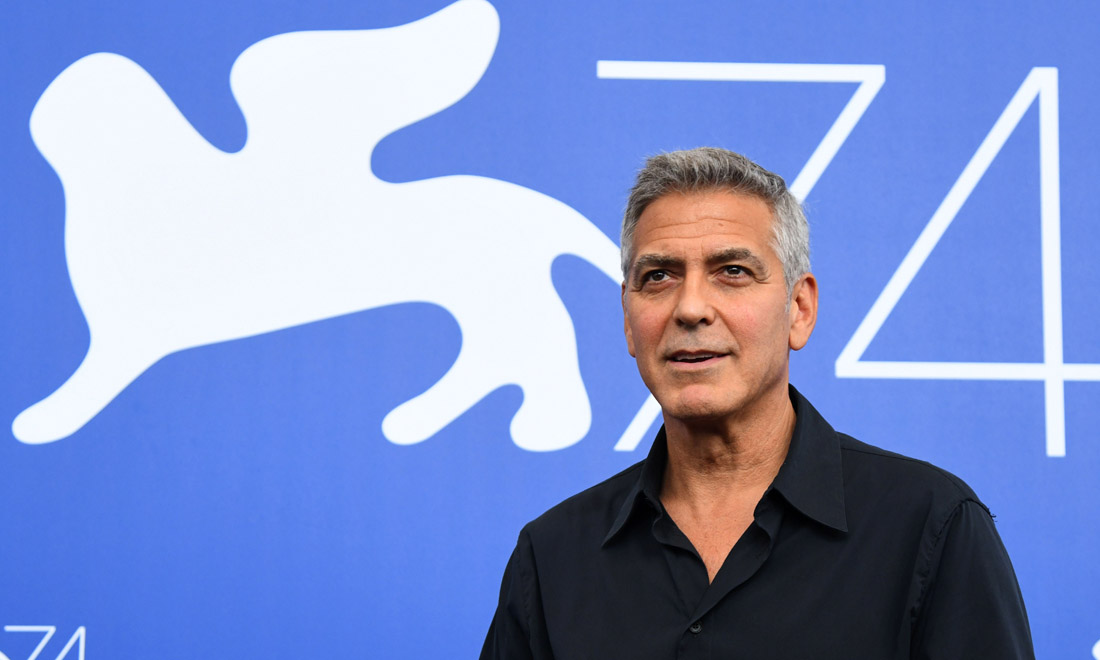 Perché George Clooney ha regalato un milione di dollari ai suoi amici
