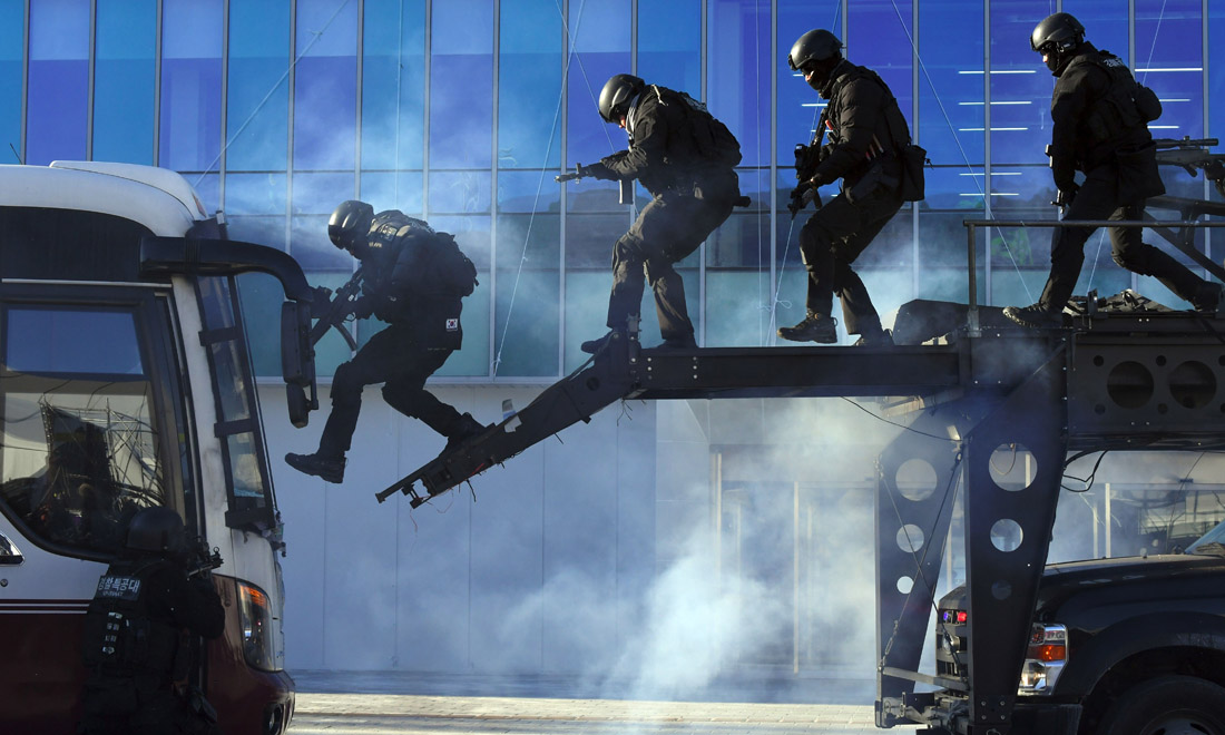 Corea del Sud, esercitazioni anti-terrorismo per le Olimpiadi invernali – Foto