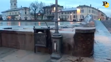 Colorno: la piena del torrente Parma. Esondazione ed allagamenti | video