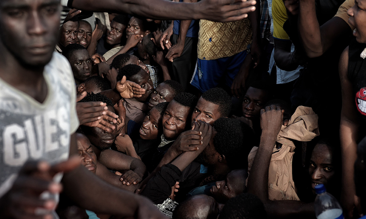 Migranti, ecco perché Amnesty accusa l’Europa di aver commesso abusi in Libia