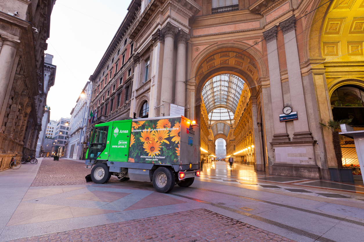 Rifiuti: a Milano arrivano i cestini “intelligenti” e A2a investe 700 milioni Rifiuti: a Milano arrivano i cestini “intelligenti” e A2a investe 700 milioni