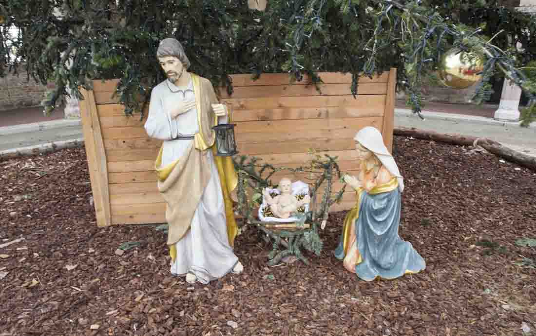 Il presepe con i bossoli di Assisi Il presepe con i bossoli di Assisi