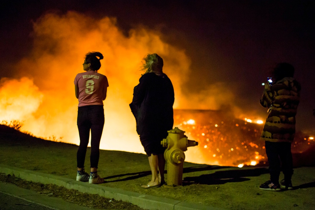 La California brucia ancora. Stato di emergenza anche a Los Angeles – FOTO La California brucia ancora. Stato di emergenza anche a Los Angeles – FOTO