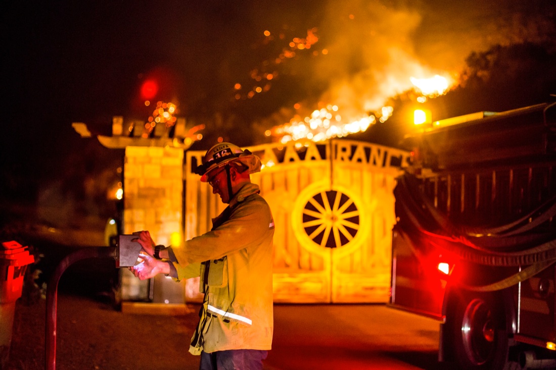 La California brucia ancora. Stato di emergenza anche a Los Angeles – FOTO La California brucia ancora. Stato di emergenza anche a Los Angeles – FOTO