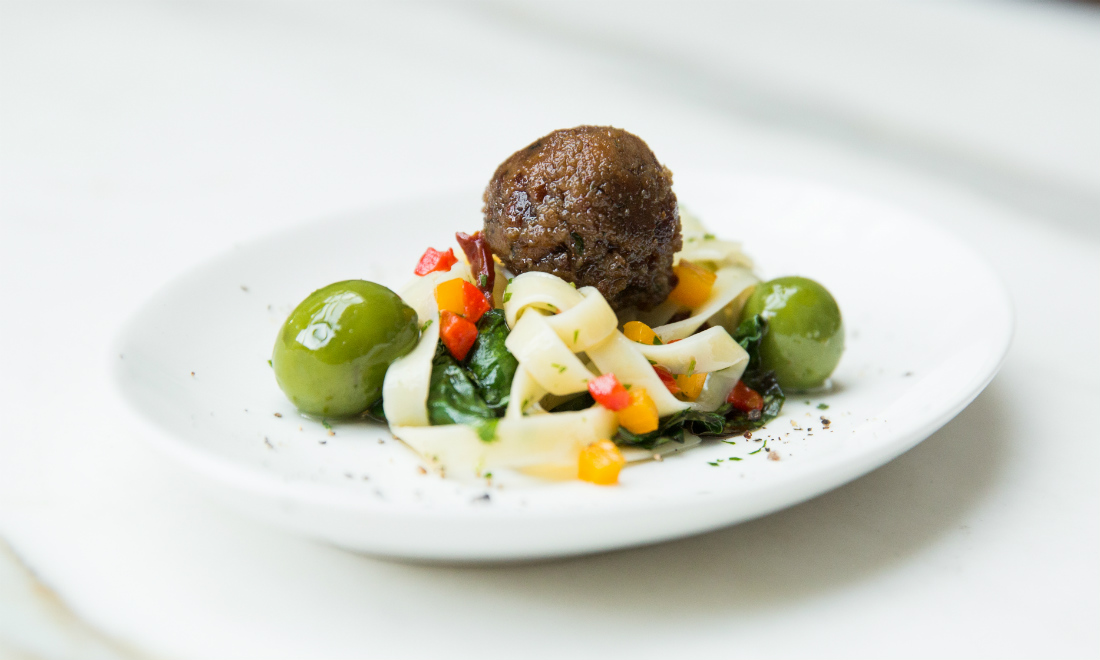 Carne artificiale, manzo, anatra e pollo hi-tech sono pronti Carne artificiale, manzo, anatra e pollo hi-tech sono pronti