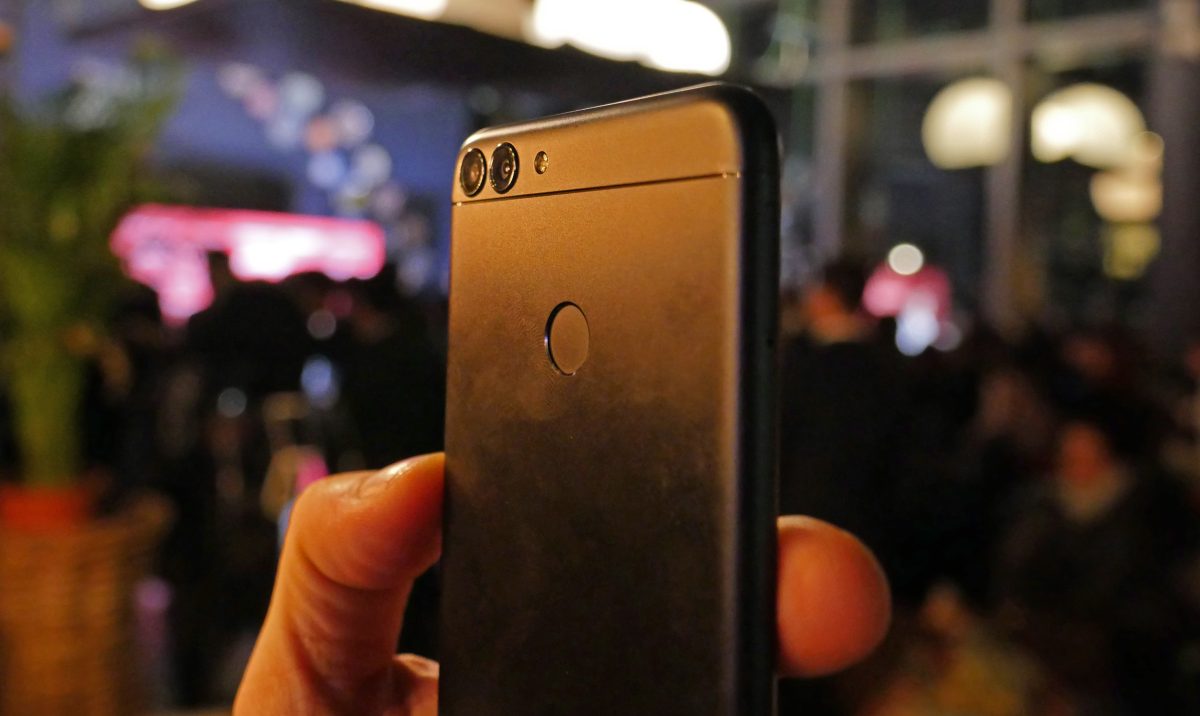 Galleria foto 'Huawei P Smart, il telefono full screen che non costa uno sproposito' - foto 12