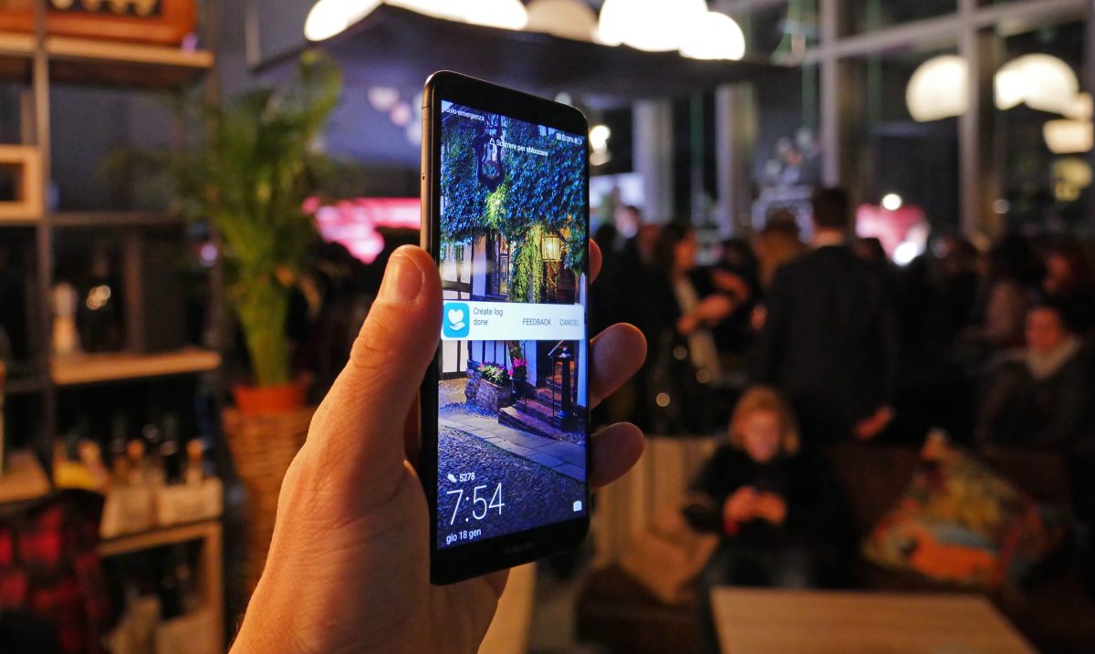 Galleria foto 'Huawei P Smart, il telefono full screen che non costa uno sproposito' - foto 10