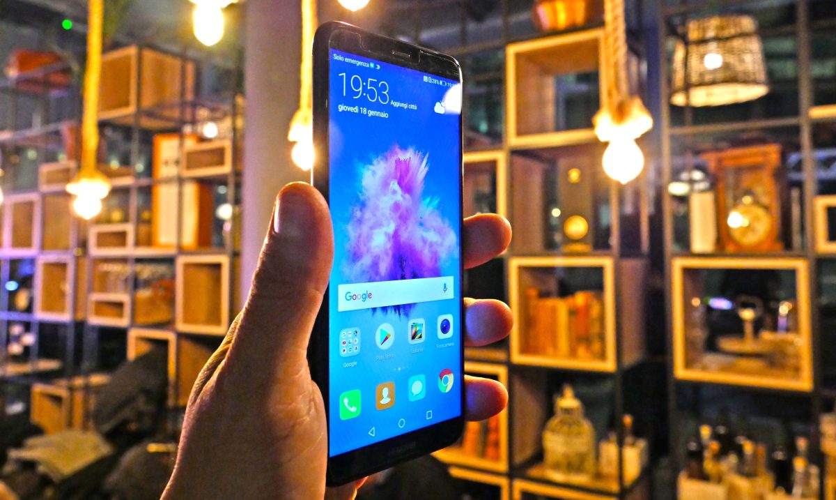 Galleria foto 'Huawei P Smart, il telefono full screen che non costa uno sproposito' - foto 8