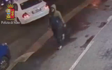 Omicidio al Parco di Villa Litta. Il video dell’assassino