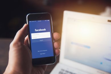 Facebook: cosa accade al profilo di una persona che muore
