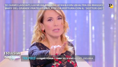 Pomeriggio 5 uomo mascherato fa irruzione dalla D’Urso | video