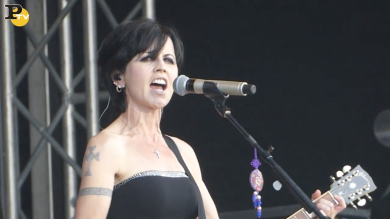 E’ morta Dolores O’Riordan cantante dei Cranberries. Il video di “Zombie”